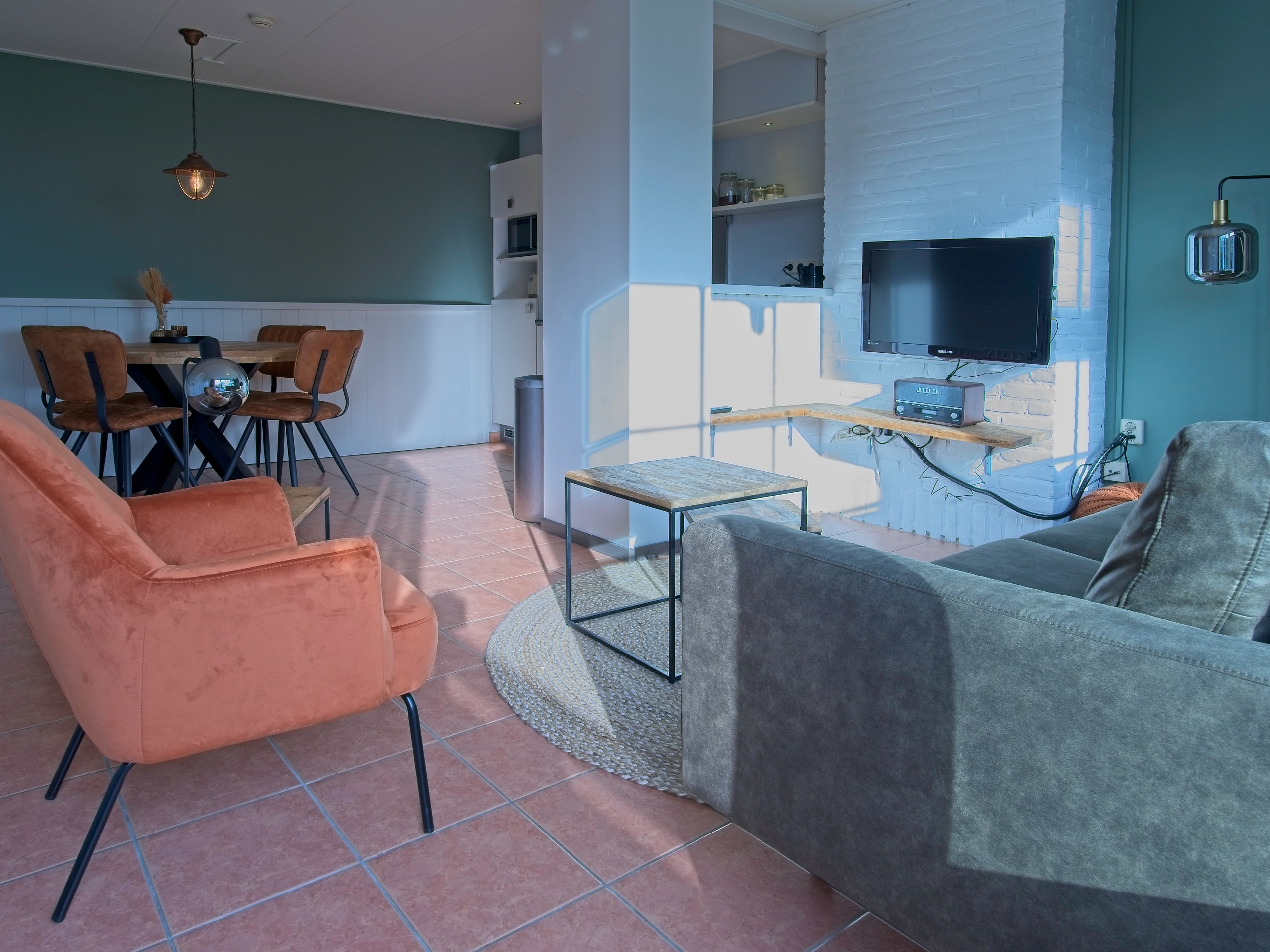 Apartment on the south side with a view of the Waddendijk in Kaard